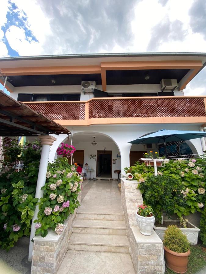 Studio Rooms Moncherie Ulcinj Extérieur photo